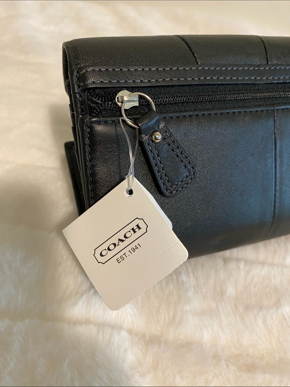 NWT Vintage Soho Leather Buckle Slim Envelope / Tri-Fold Wallet - Picture 14 of 17
